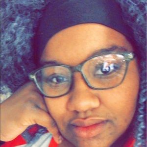 Meet your Posher, Alexis